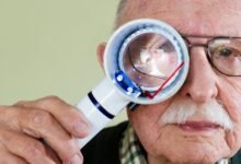 what are the early warning signs of macular degeneration